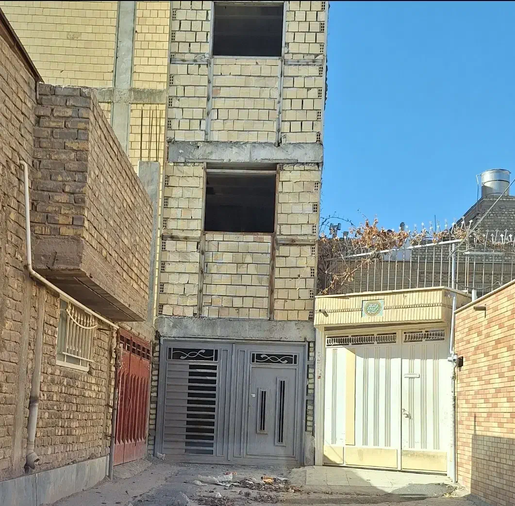 ماشین رو با سند 6 دانگ در بهترین لوکیشن منطقه 2|فروش خانه و ویلا|اصفهان, جاوان|دیوار