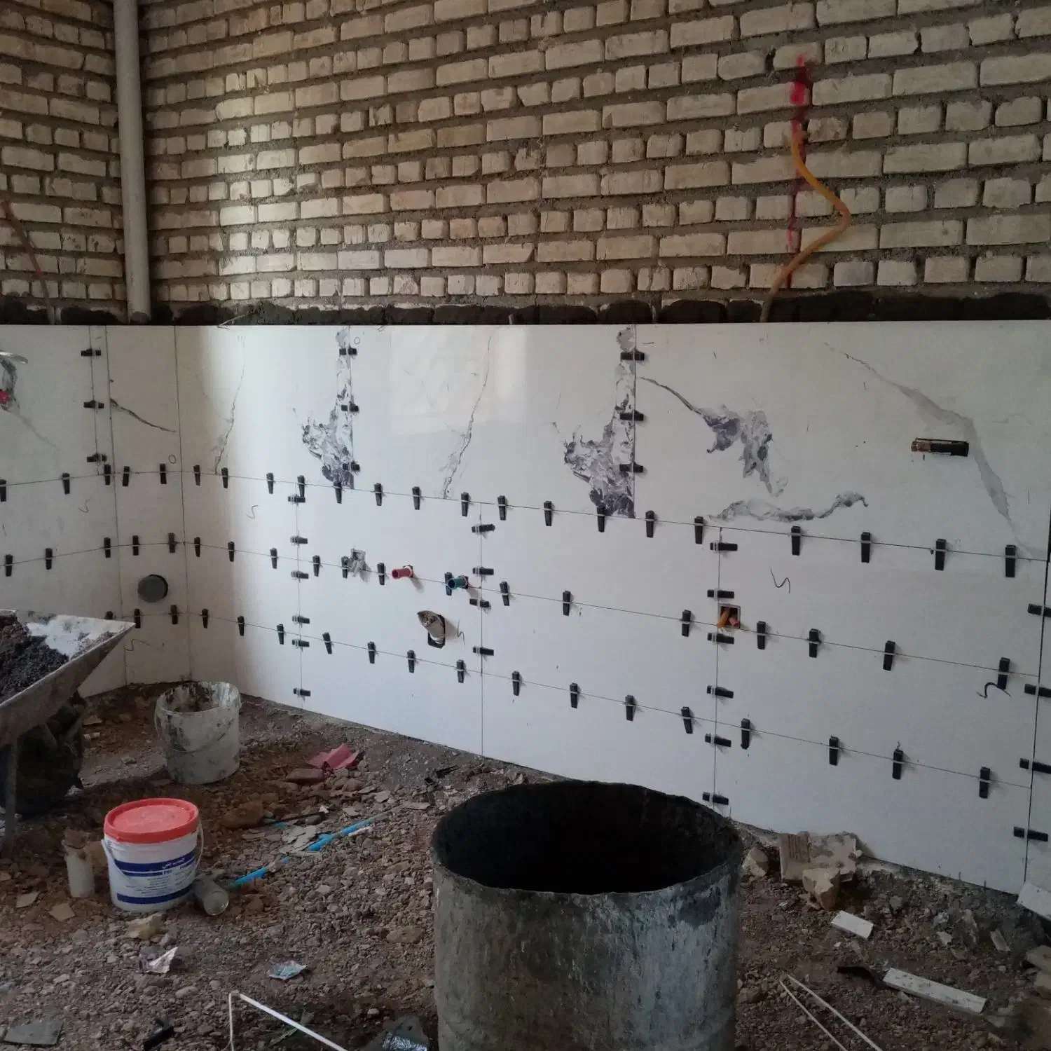 گچ کاری لکه گیری کاشی کاری لکه گیری|استخدام معماری، عمران و ساختمانی|ساری, |دیوار