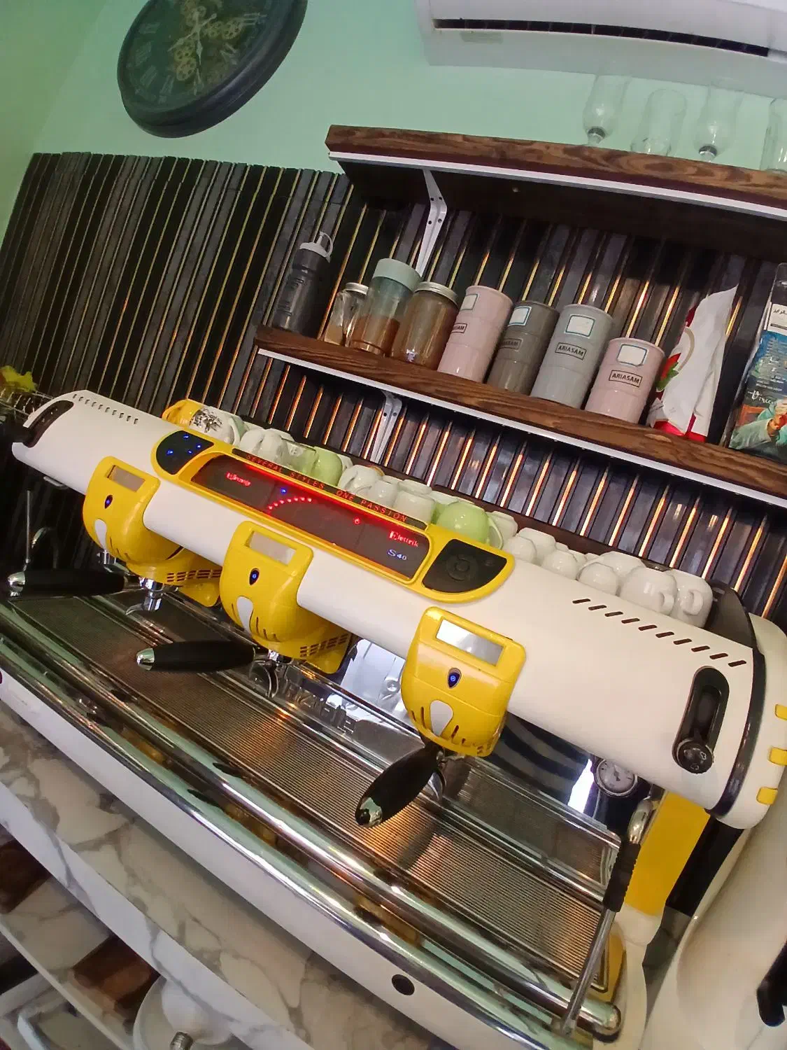 دستگاه اسپرسو لاسپازیاله s40 مدل ۲۰۱۱.۳گروپ|کافیشاپ و رستوران|فردیس, شهرک شهید حسینی|دیوار