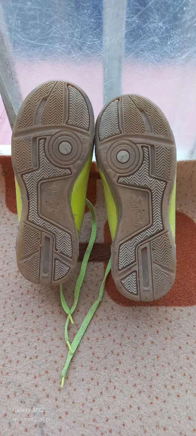 کفش فوتبال|کیف، کفش، کمربند|گرمی, |دیوار