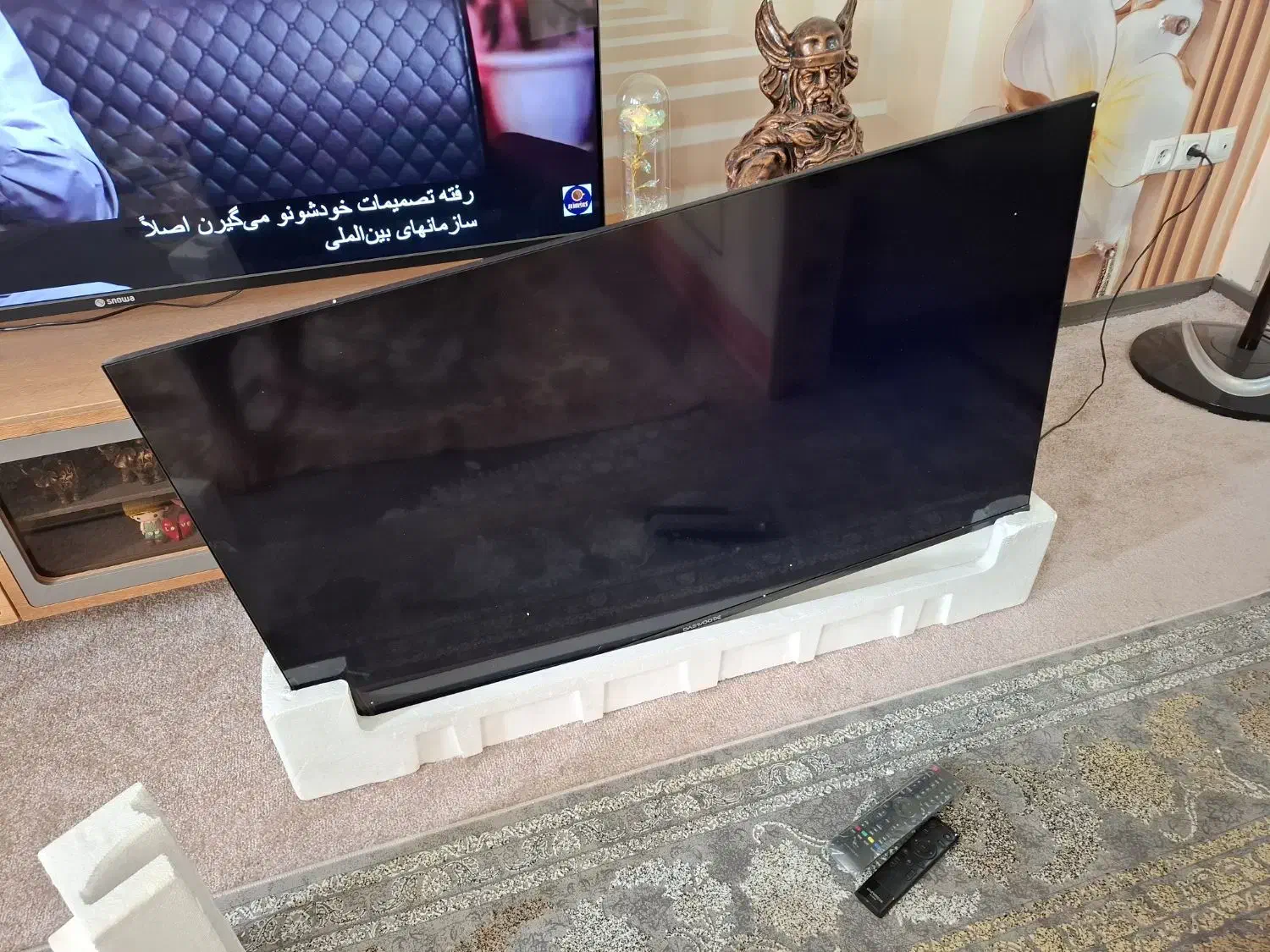 ال ای دی شکسته LED|تلویزیون و پروژکتور|صدرا-فارس, فاز ۱|دیوار