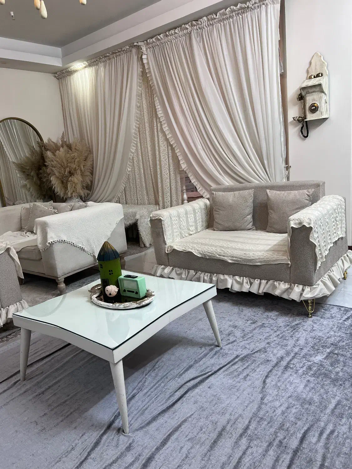 مبل لاوست ۲و کاناپه ۲ نفره همراه با میز وسط|مبلمان خانگی و میز عسلی|تهران, تاکسیرانی|دیوار