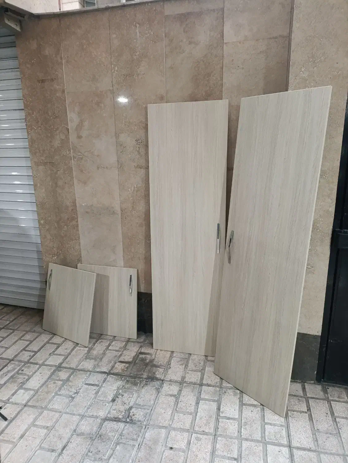 درب کمد دیواری کاملا سالم|جاکفشی، کمد، دراور|تهران, ارجمندی راد|دیوار