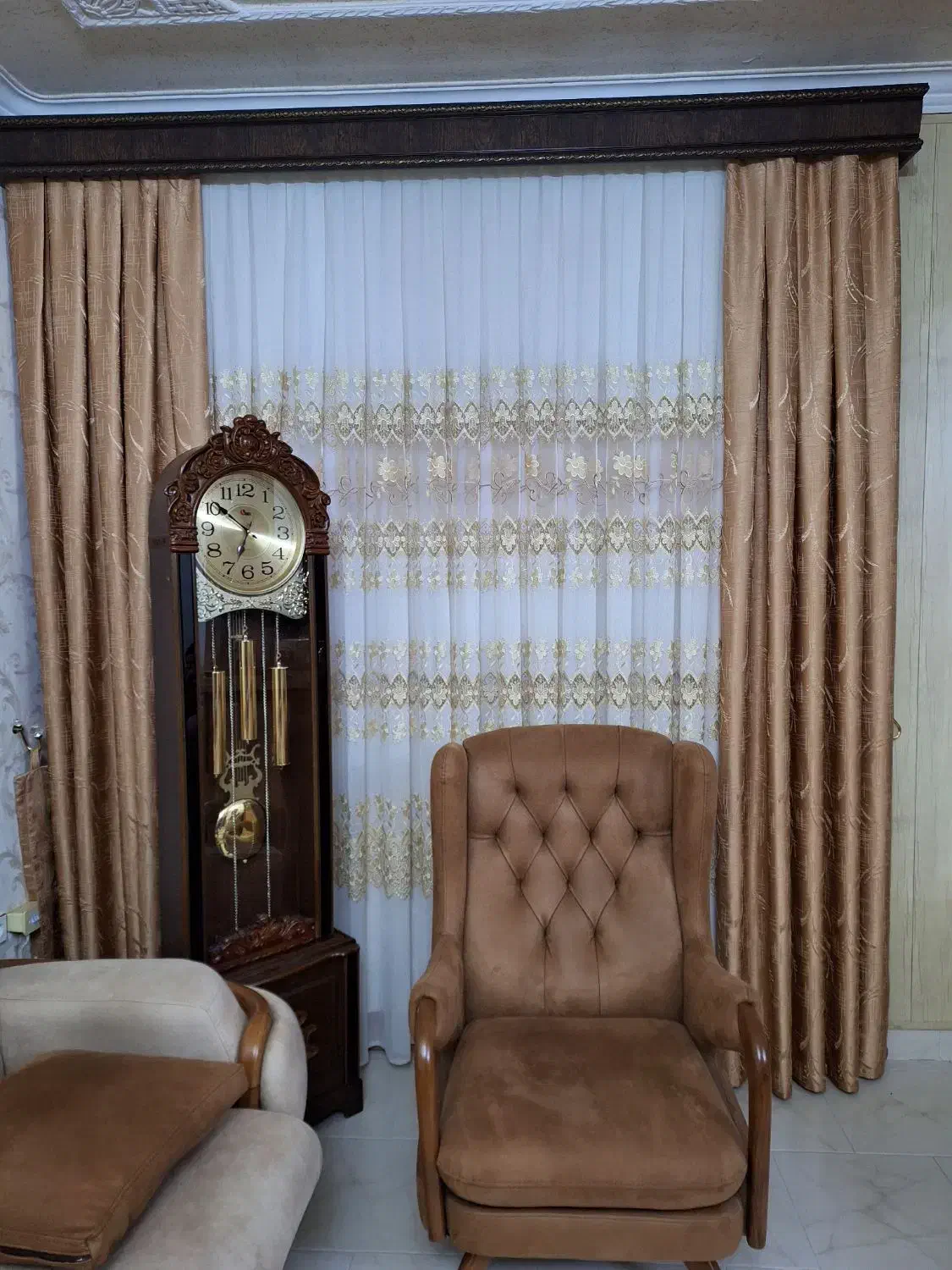 کنار پرده در حد نو جنس پارچه ساتن ضخیم|پرده، رانر، رومیزی|ارومیه, |دیوار