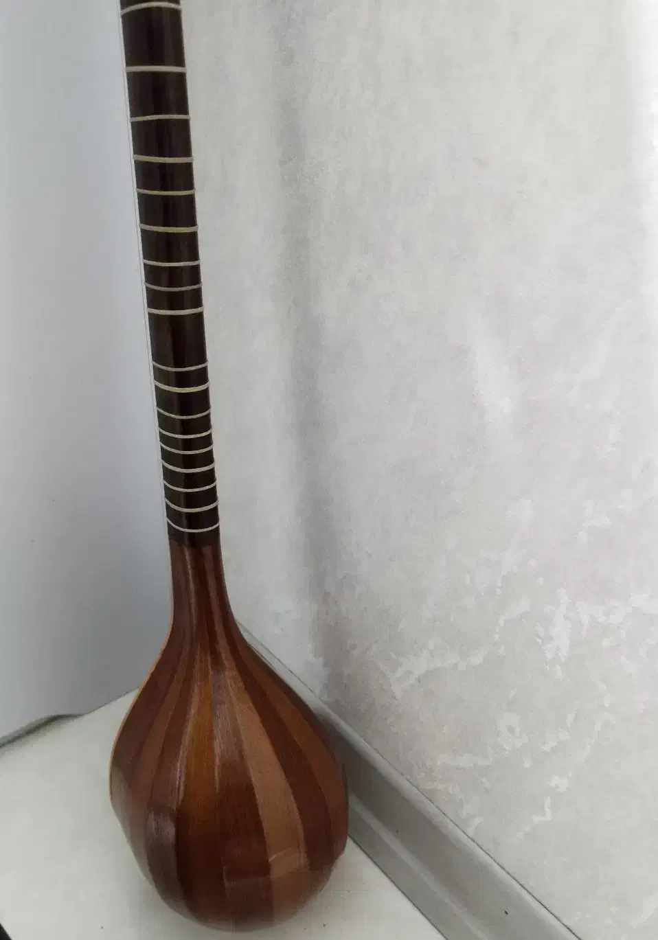 سه تار|سازهای سنتی|شیراز, زرهی|دیوار