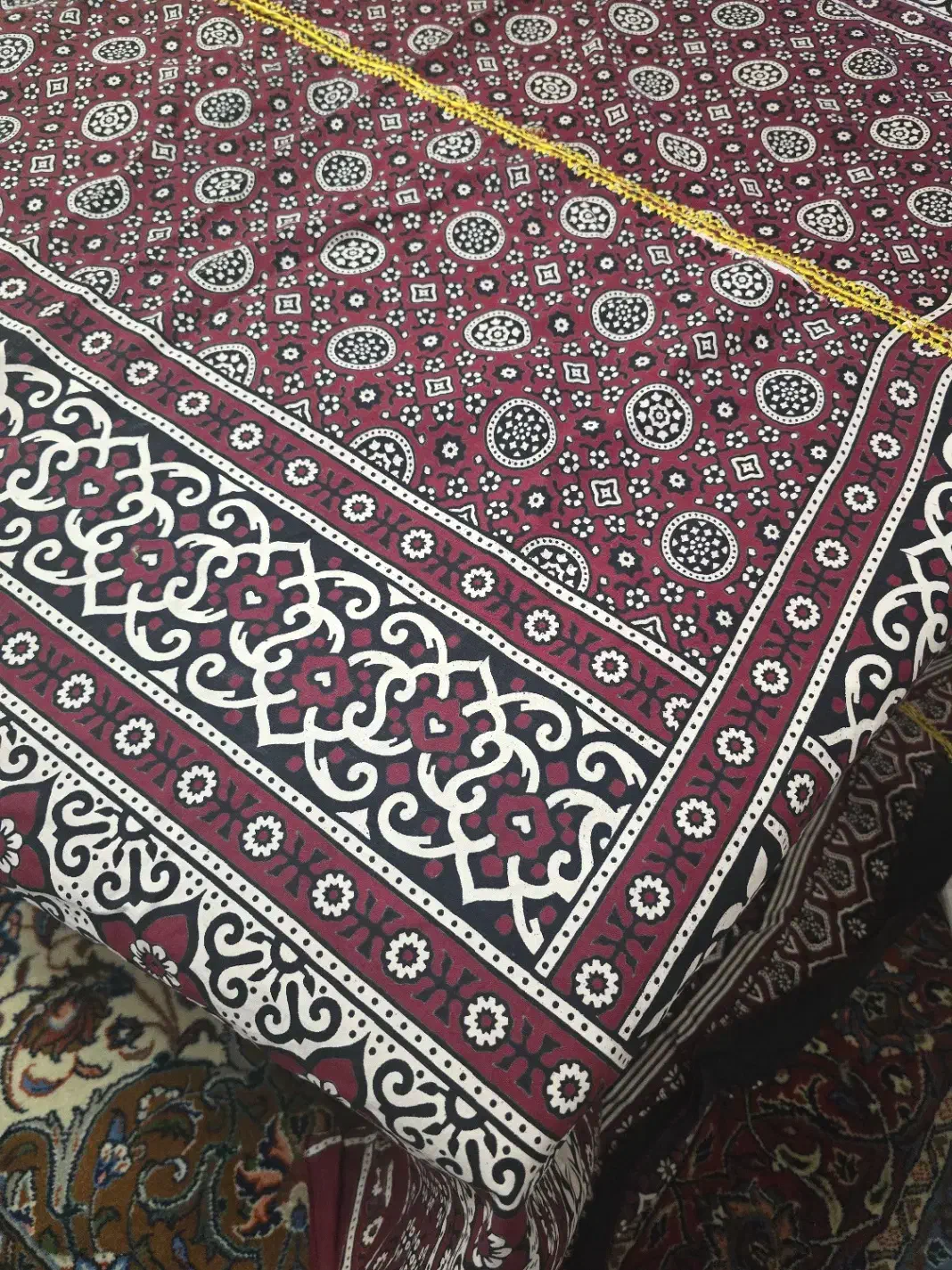 پارچه رومیزی و لباس شب یلدا|پرده، رانر، رومیزی|تهران, قلهک|دیوار