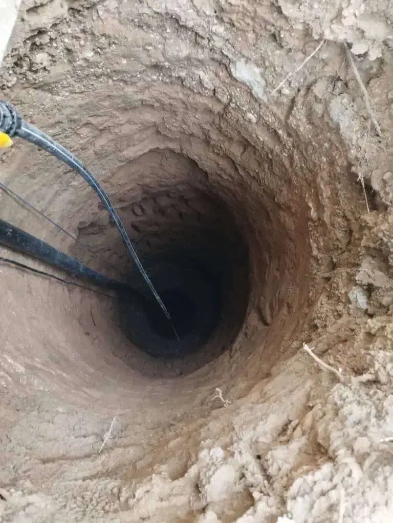 حفاری چاه آب و لایروبی و کف شکنی|خدمات پیشه و مهارت|دزفول, |دیوار