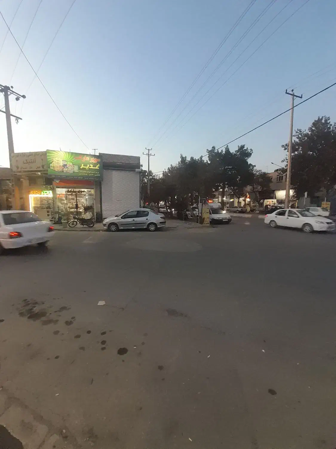 مغازه فروشی دونبش حاشیه سیمتری طالقانی ورحمت جنوبی|فروش مغازه و غرفه|نیشابور, کشتارگاه|دیوار