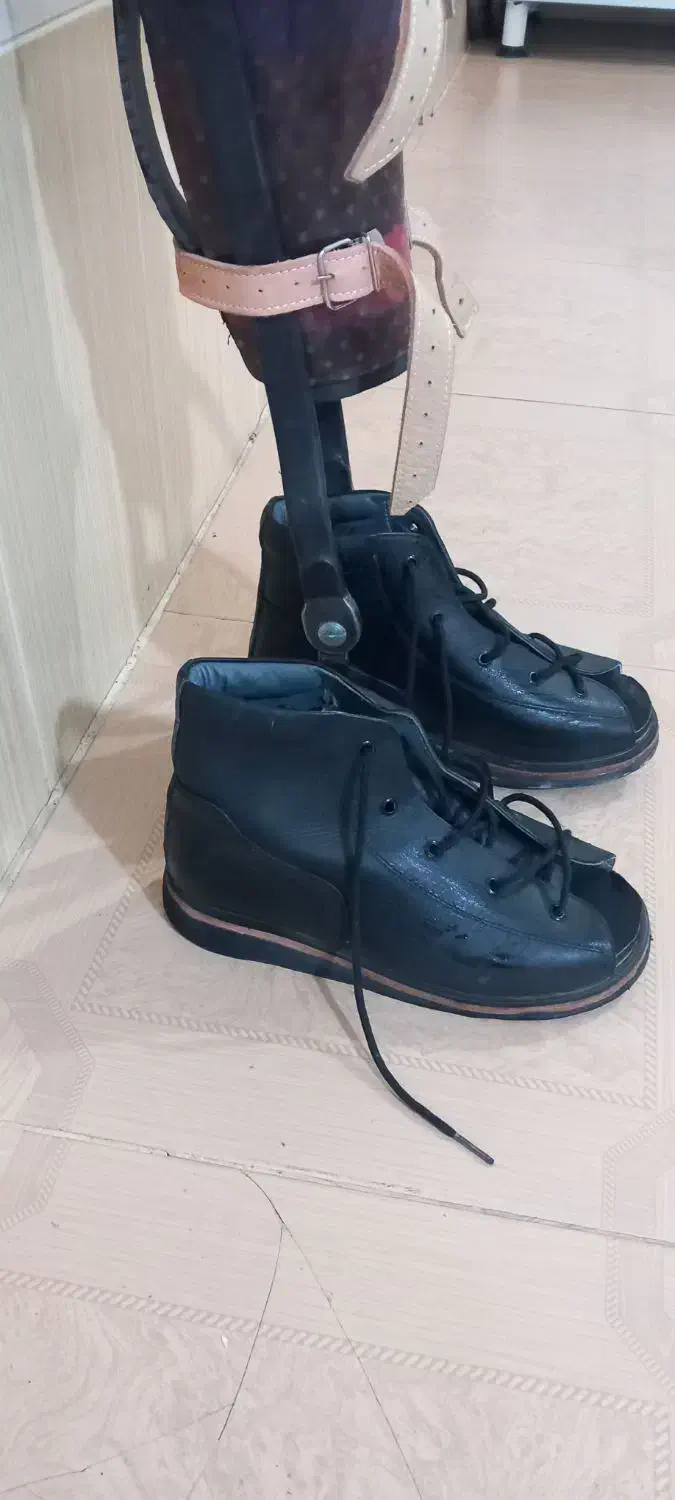 کتونی برای پاهای شکسته|کیف، کفش، کمربند|کلاله, |دیوار