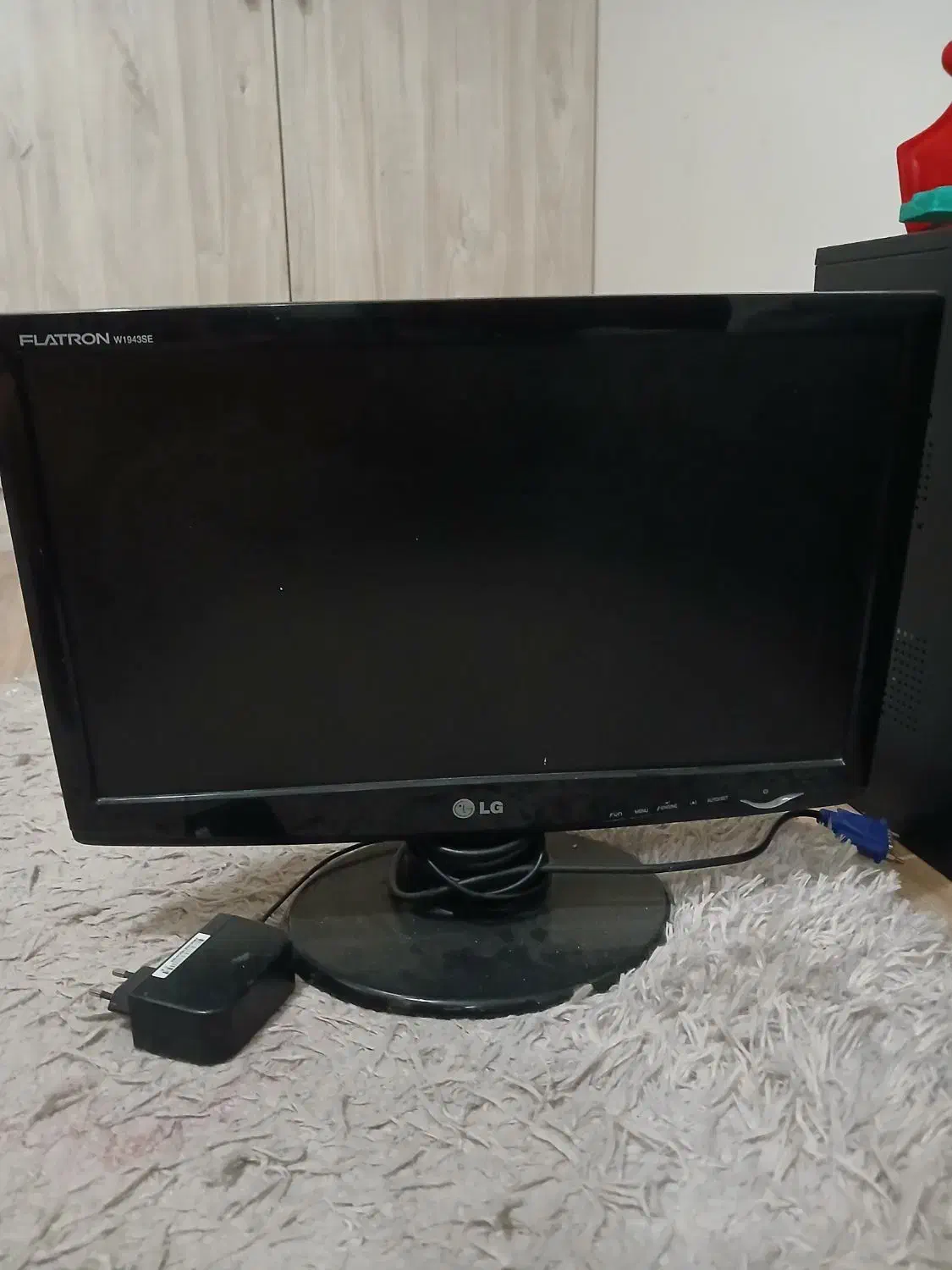 کامپیوتر الجی|رایانه رومیزی|لاهیجان, قیام|دیوار