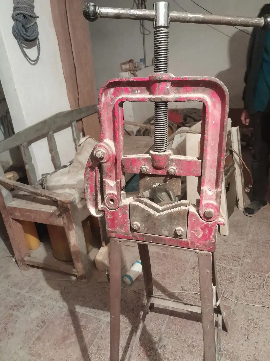 گیره و دریل|ابزارآلات|خوی, |دیوار