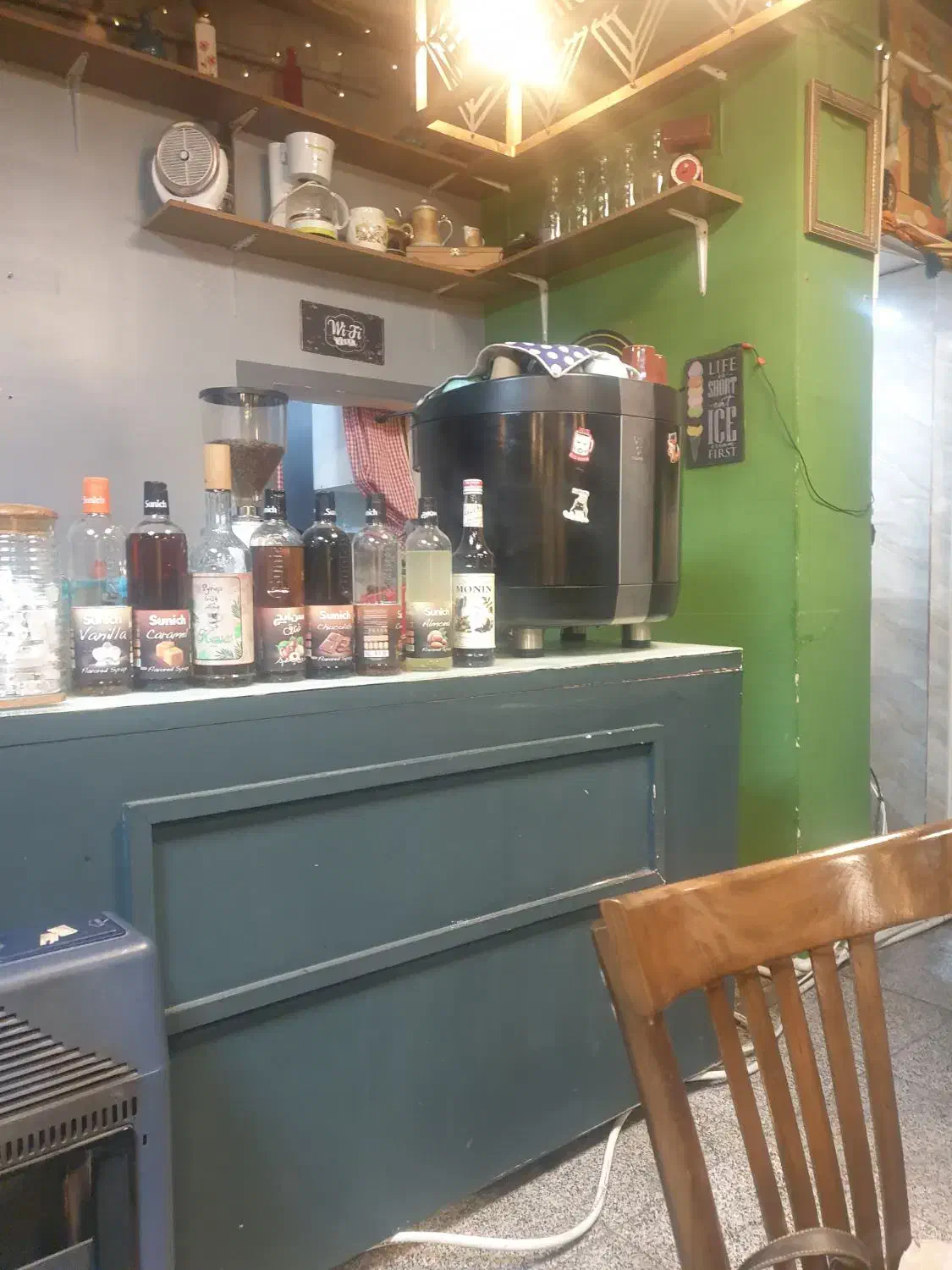 کارگر ساده برای کافه|استخدام خدمات فروشگاه و رستوران|تهران, بنی‌هاشم|دیوار