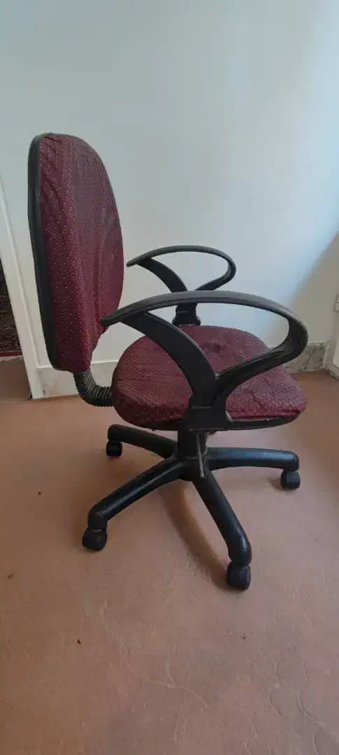 صندلی اداری|مبلمان اداری|شاهین‌شهر, خانه کارگر|دیوار