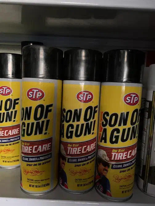 اسپری براق کننده لاستیک و داشبورد|قطعات یدکی و لوازم جانبی|شیراز, منطقه هوایی شهید دوران|دیوار