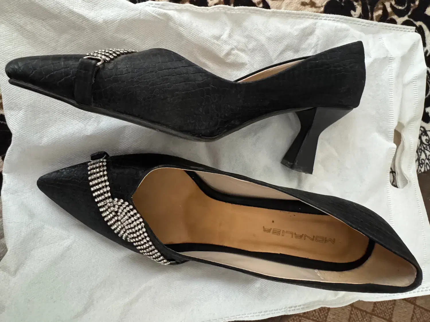 تعدادی کفش|کیف، کفش، کمربند|سبزوار, هویزه|دیوار