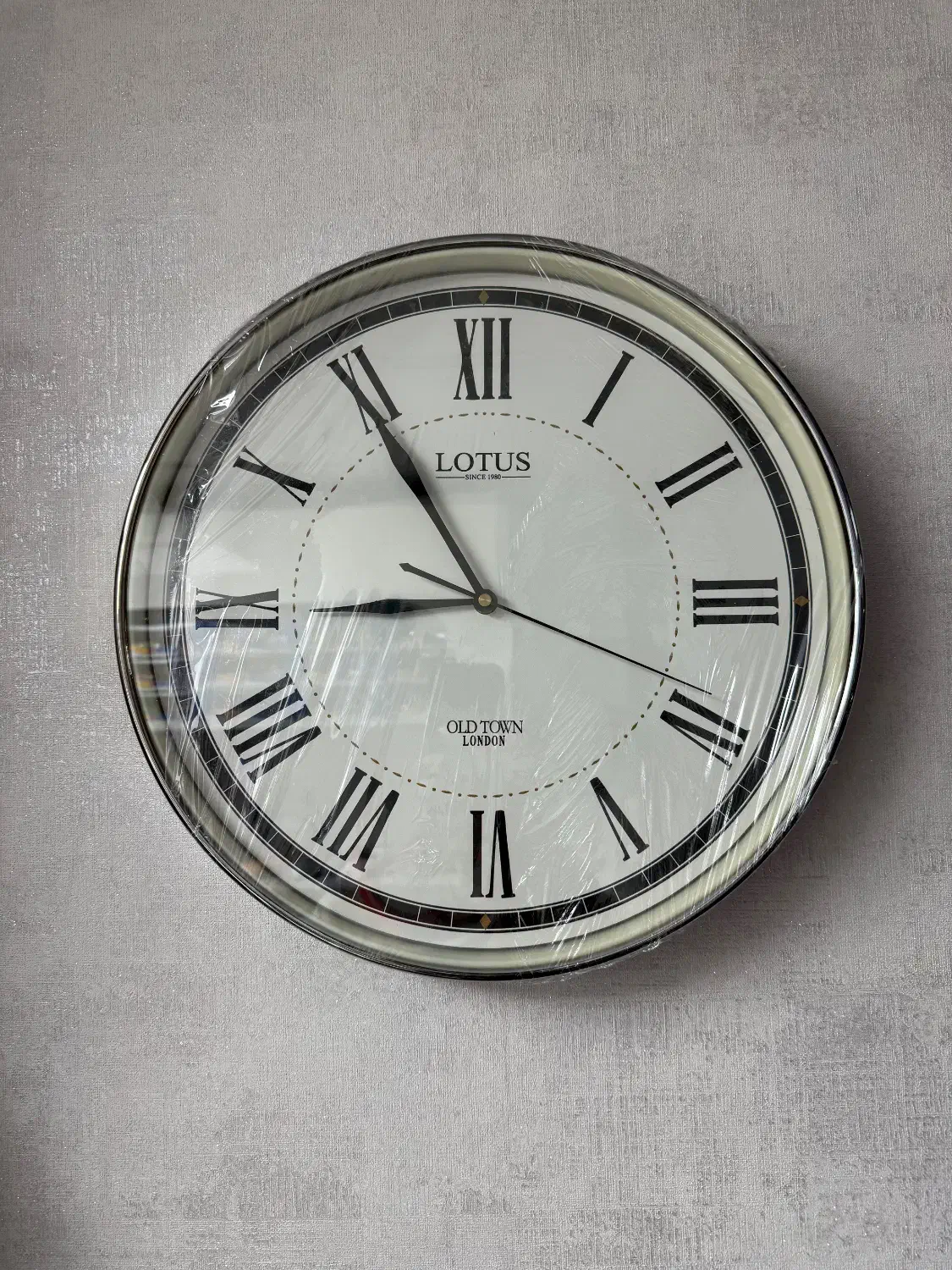 ساعت دیواری گرد استیل گرد بزرگ برند لوتوس|ساعت دیواری و تزئینی|تهران, صادقیه|دیوار