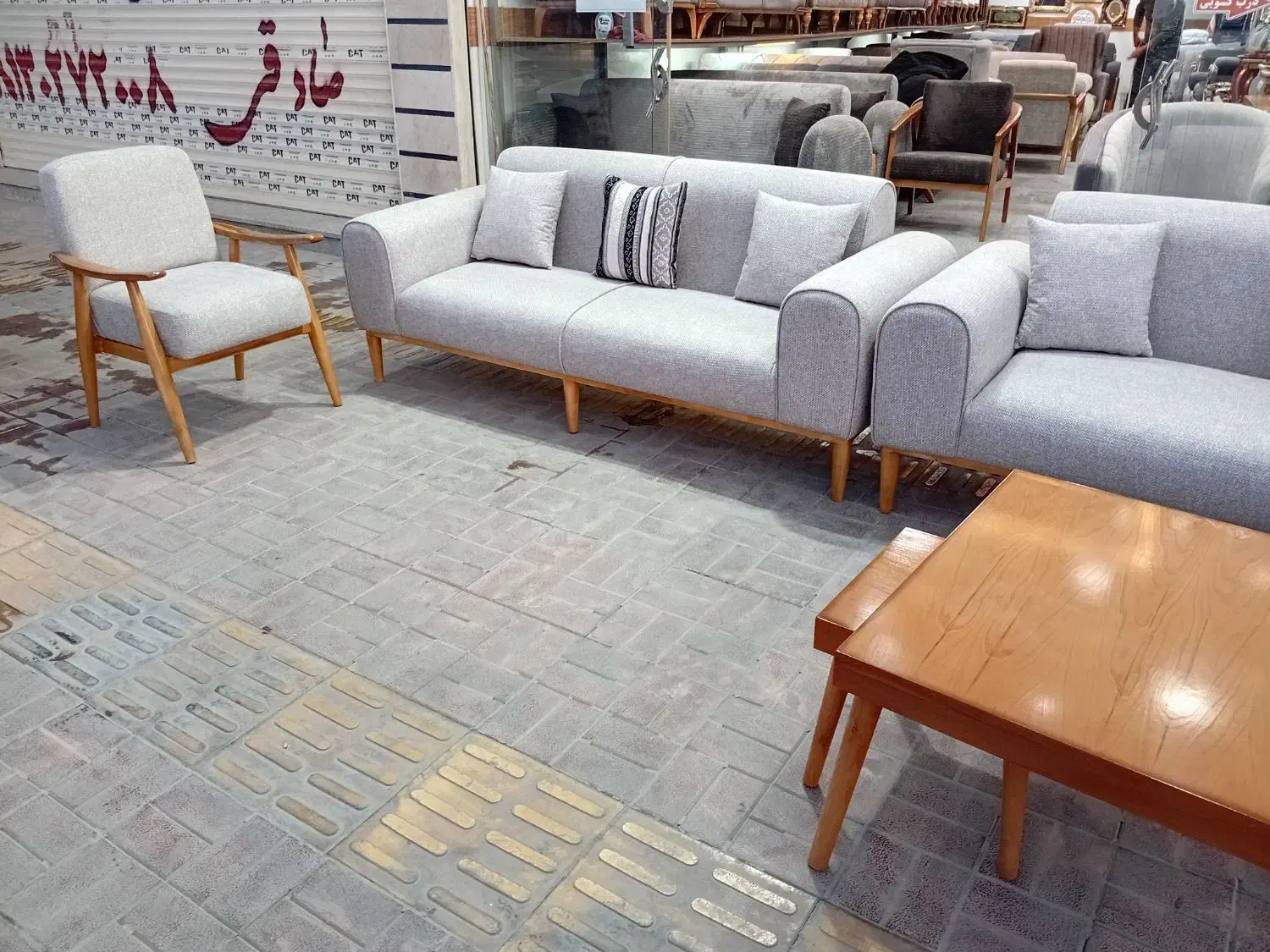 مبل ۸ نفره یوتا|مبلمان خانگی و میز عسلی|خمینی‌شهر, |دیوار