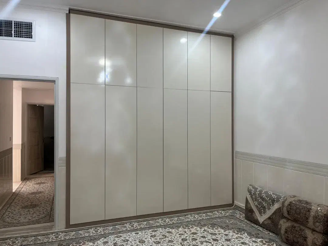 ساخت و تعمیر انواع کابینت ـ کمد دیواری و درب چوبی|خدمات پیشه و مهارت|یزد, |دیوار