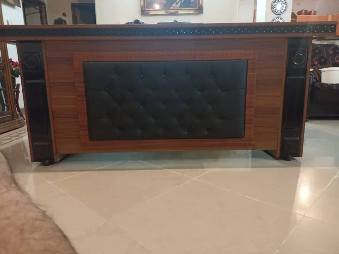 میز و صندلی دفتر کار در حد نو|دفتر کار|زاهدان, |دیوار