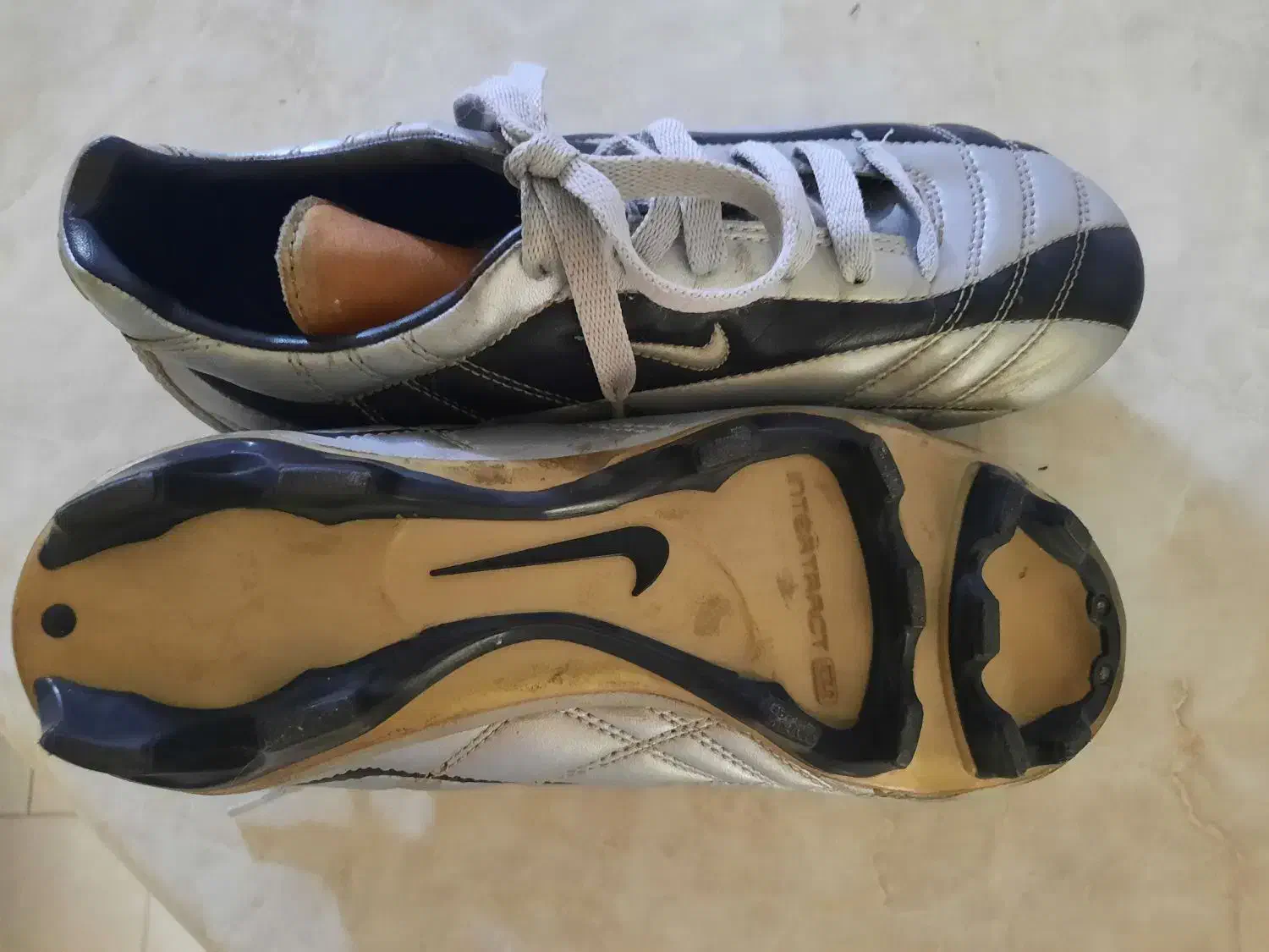 کفش فوتبال چمن مارک نیکی سایز ۴۰ و نیم|کیف، کفش، کمربند|ری, اقدسیه|دیوار