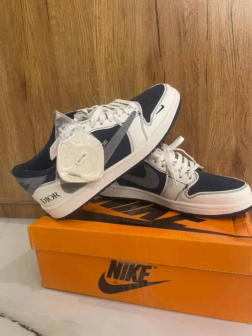 کتونی Dior|کیف، کفش، کمربند|تهران, ایوانک|دیوار