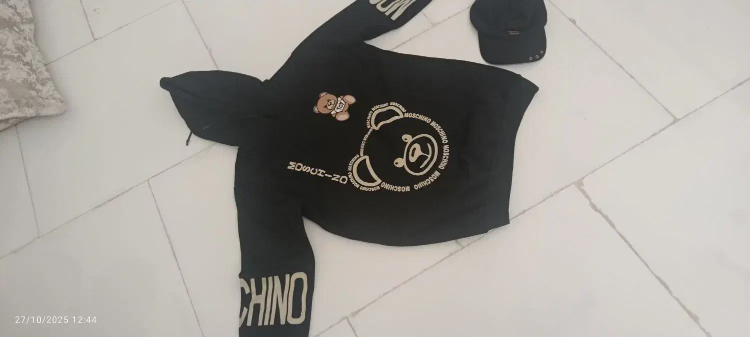 هودی زخیم داخل کرک|لباس|تربت جام, میان جام|دیوار