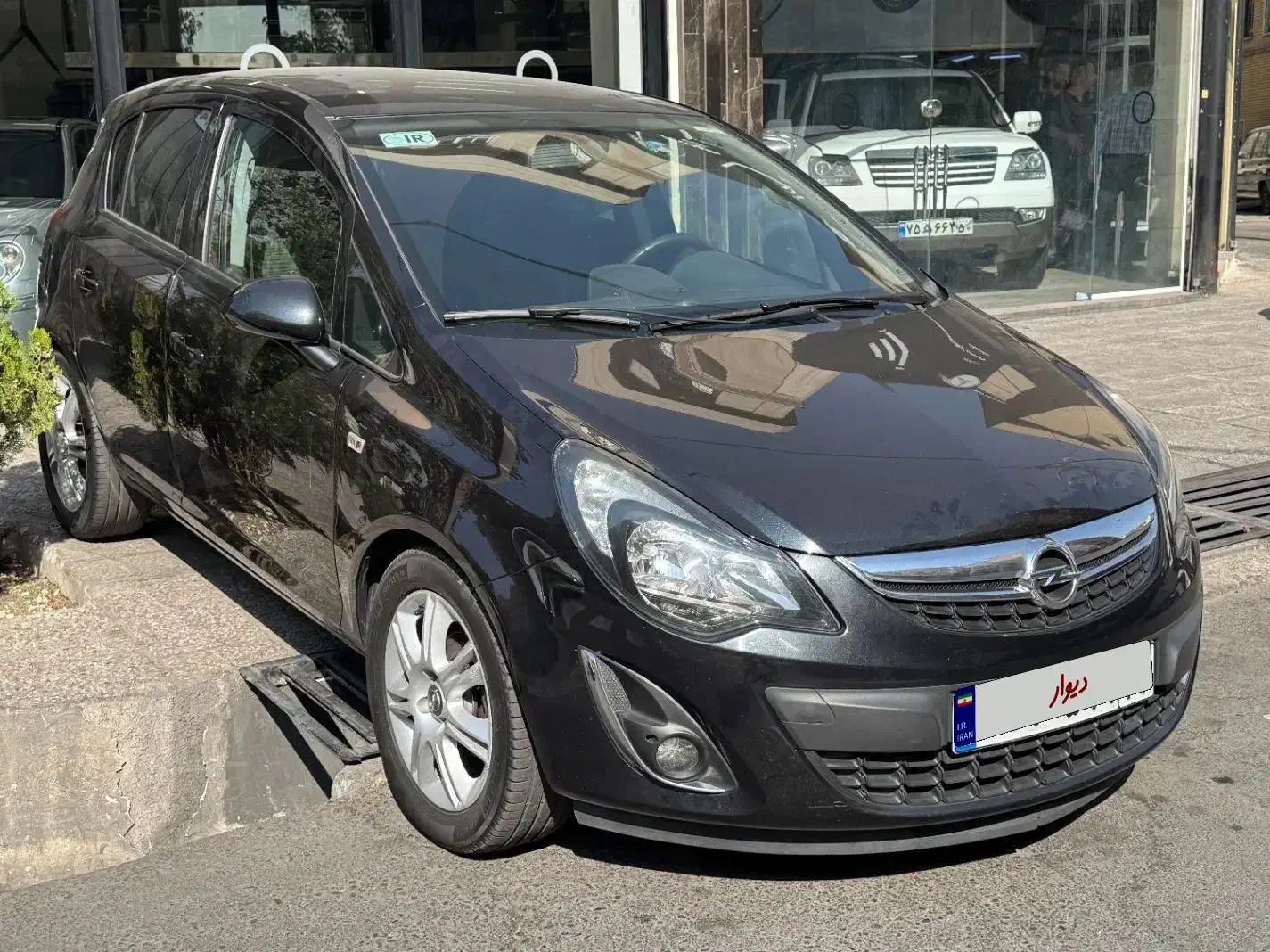 اپل کورسا ۲۰۱۴ دنده|خودرو سواری و وانت|تهران, جمهوری|دیوار