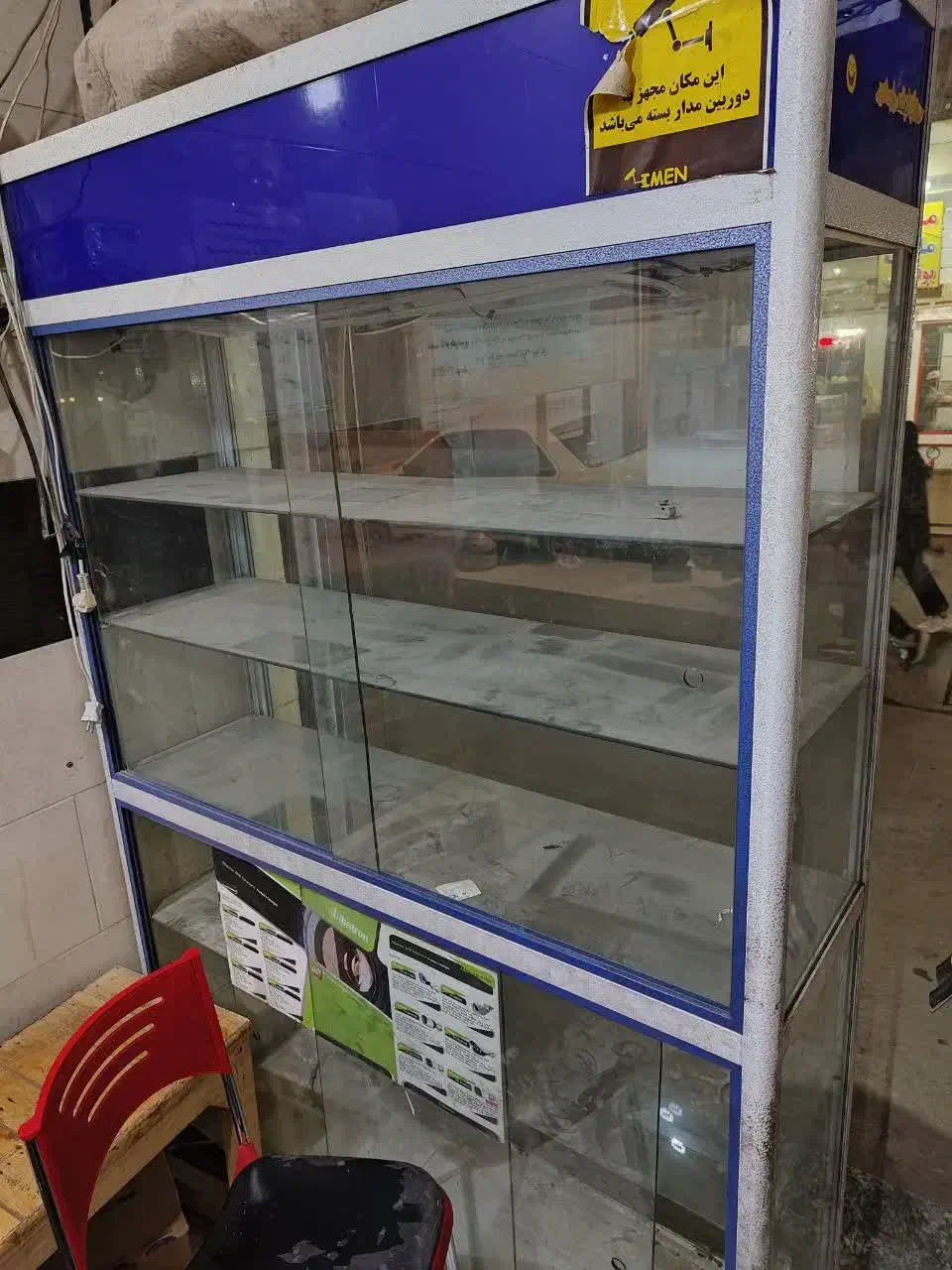 ویترین شیشه ای ایستاده سالم|فروشگاه و مغازه|خمینیشهر, |دیوار