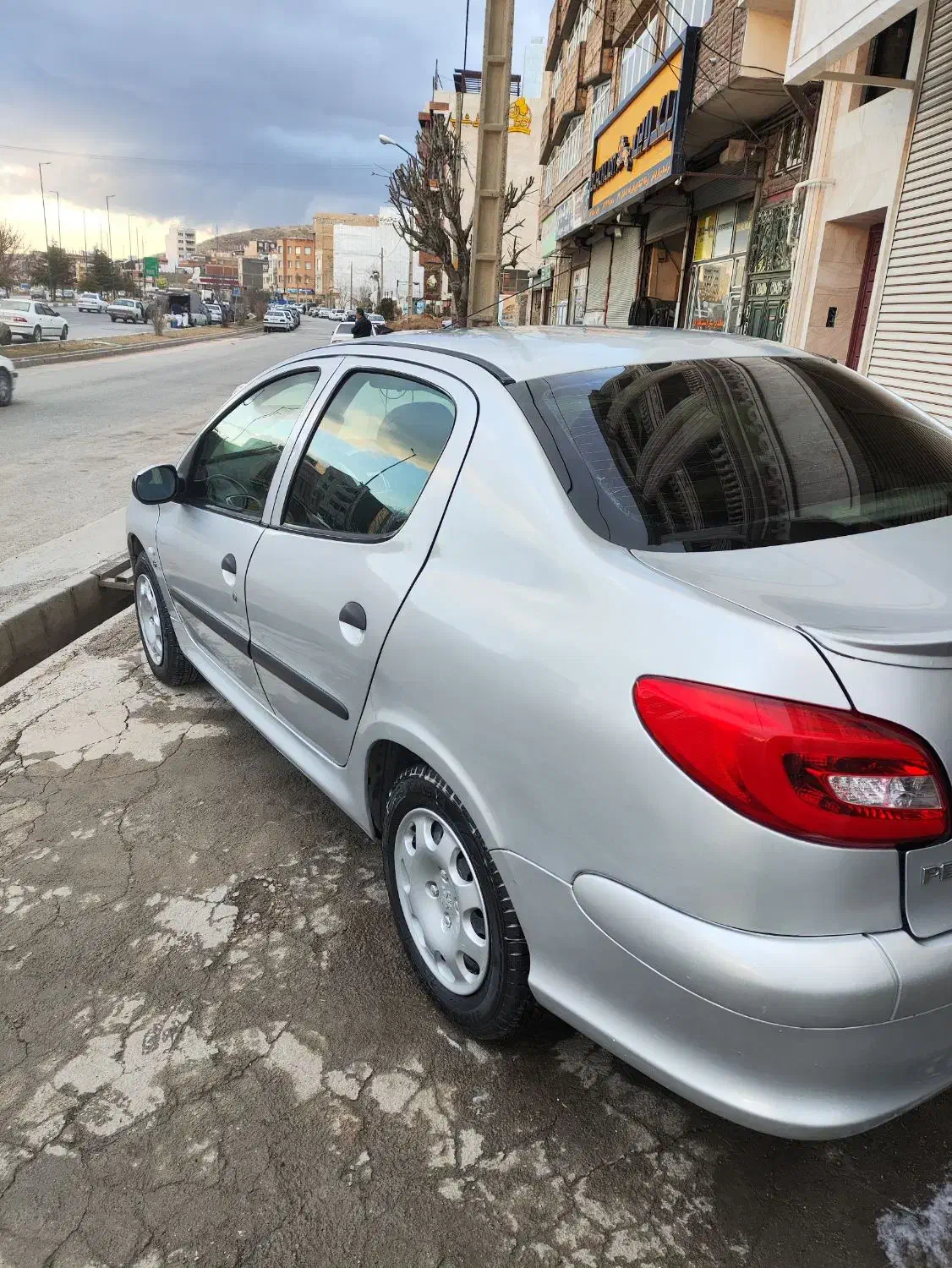 206sdv8|خودرو سواری و وانت|مهاباد (آذربایجان غربی), |دیوار