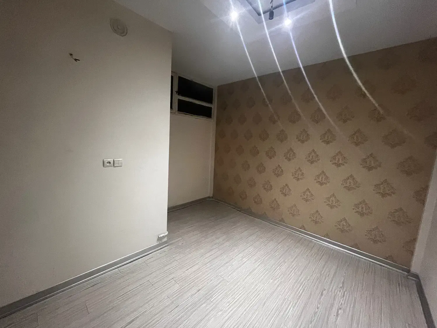 ۷۷ متری ۲ خوابه تک واحدی