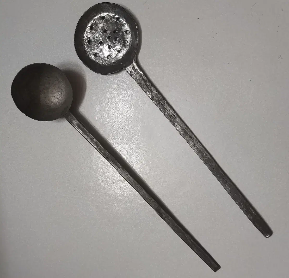 ماهیتابه مسی با کفگیر و ملاقه قدیمی|کلکسیون اشیاء عتیقه|گرگان, |دیوار