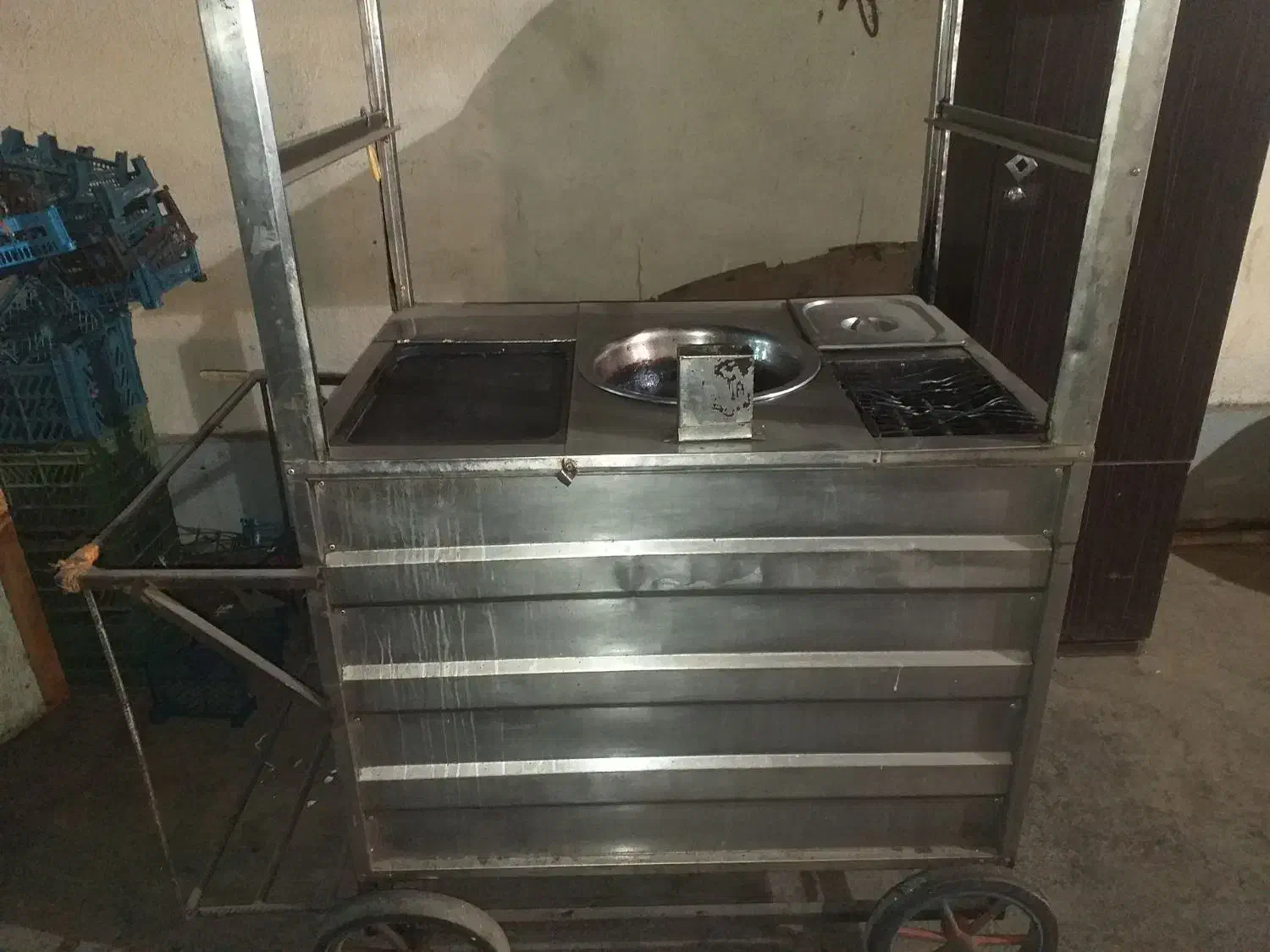 چهار چرخ درفلافل و همبرگر فروشی دو عدد موجود است|کافیشاپ و رستوران|تهران, میدان میوه و ترهبار مرکزی|دیوار