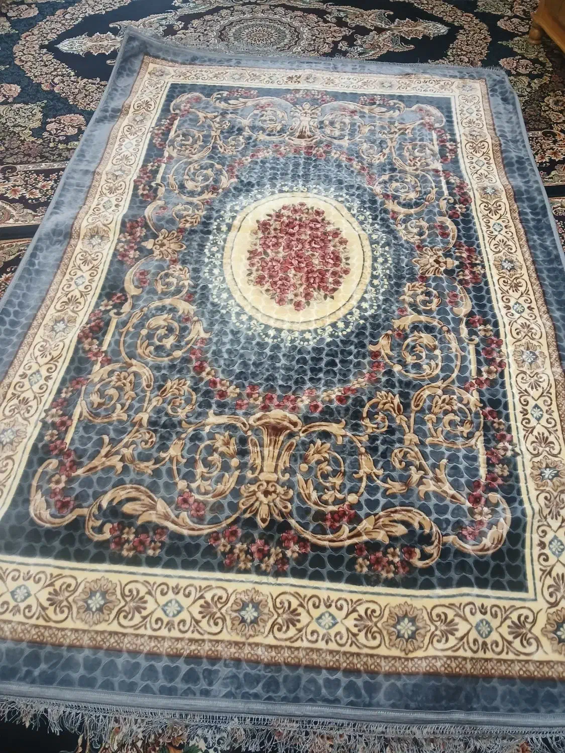 روفرشی|روفرشی|اصفهان, فجر|دیوار