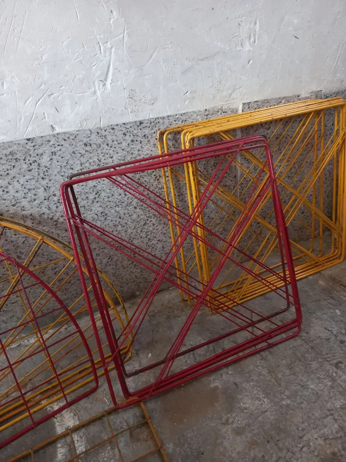 قفسه مشبک فلزی|کتابخانه، شلف، قفسه‌های دیواری|اراک, |دیوار