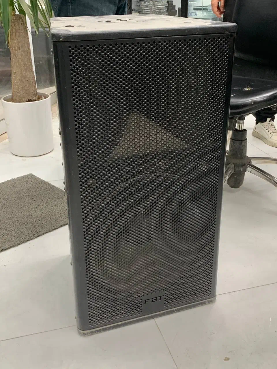 اف بی تی|صوتی و تصویری|میامی, |دیوار