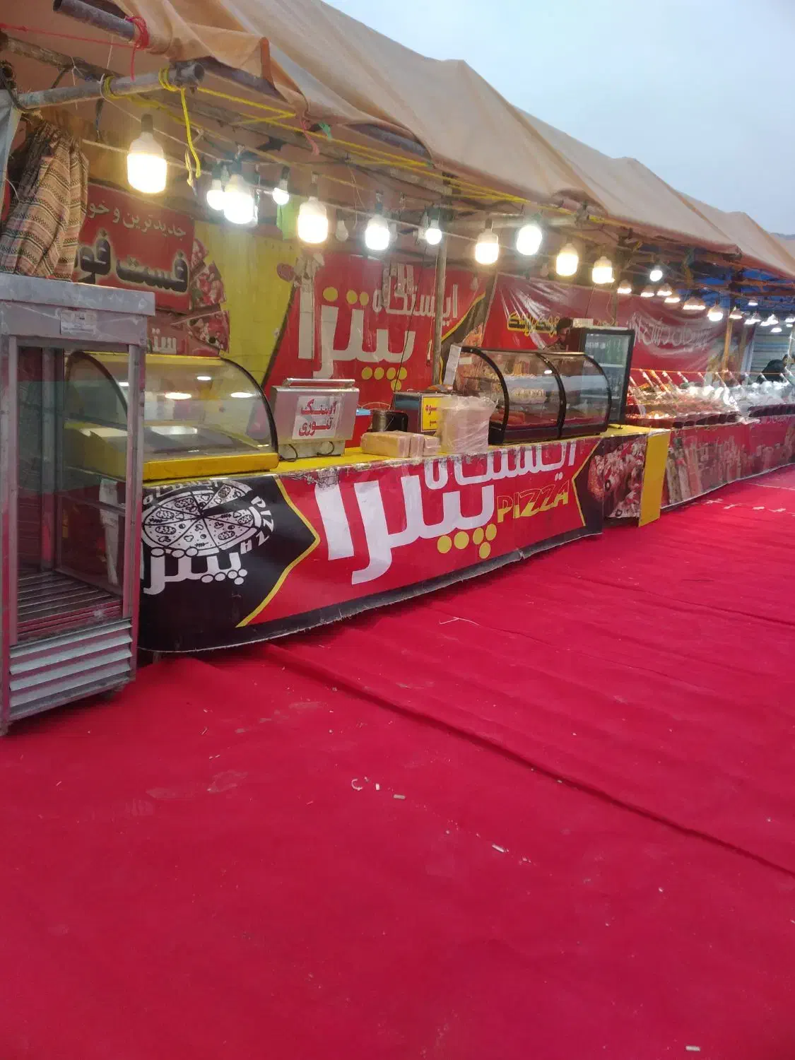 فروشنده در نمایشگاه گراش|استخدام خدمات فروشگاه و رستوران|گراش, |دیوار