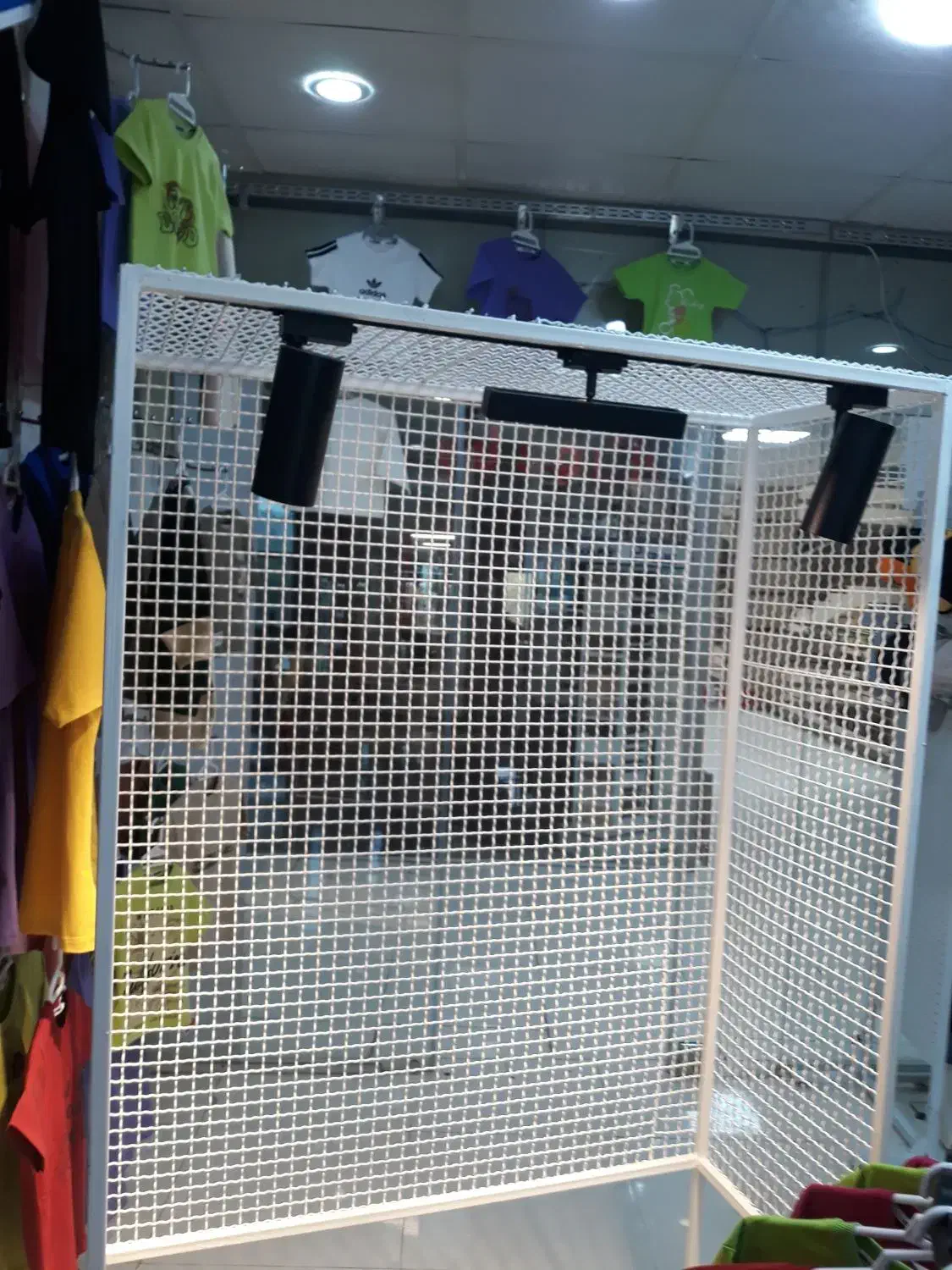 دکورمغازه فلزی چرخدار|فروشگاه و مغازه|فولادشهر, B4|دیوار