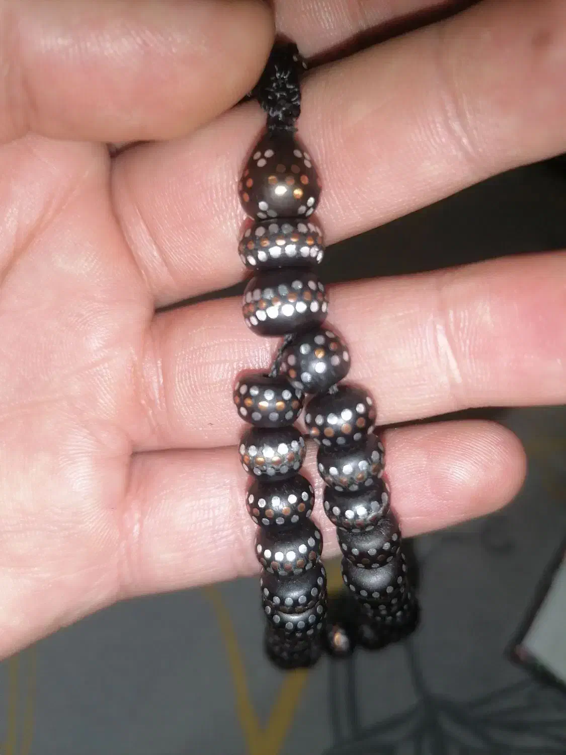 تسبیح نقره و مس کوب|کلکسیون اشیاء عتیقه|شیراز, نیستان|دیوار