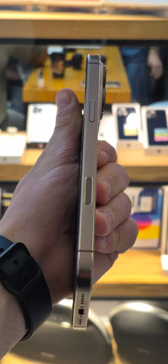 ایفون 16 پرو مکس|موبایل|تهران, فردوسی|دیوار