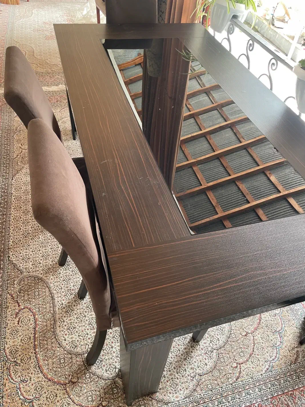 میز|میز و صندلی غذاخوری|بندر انزلی, معلم|دیوار