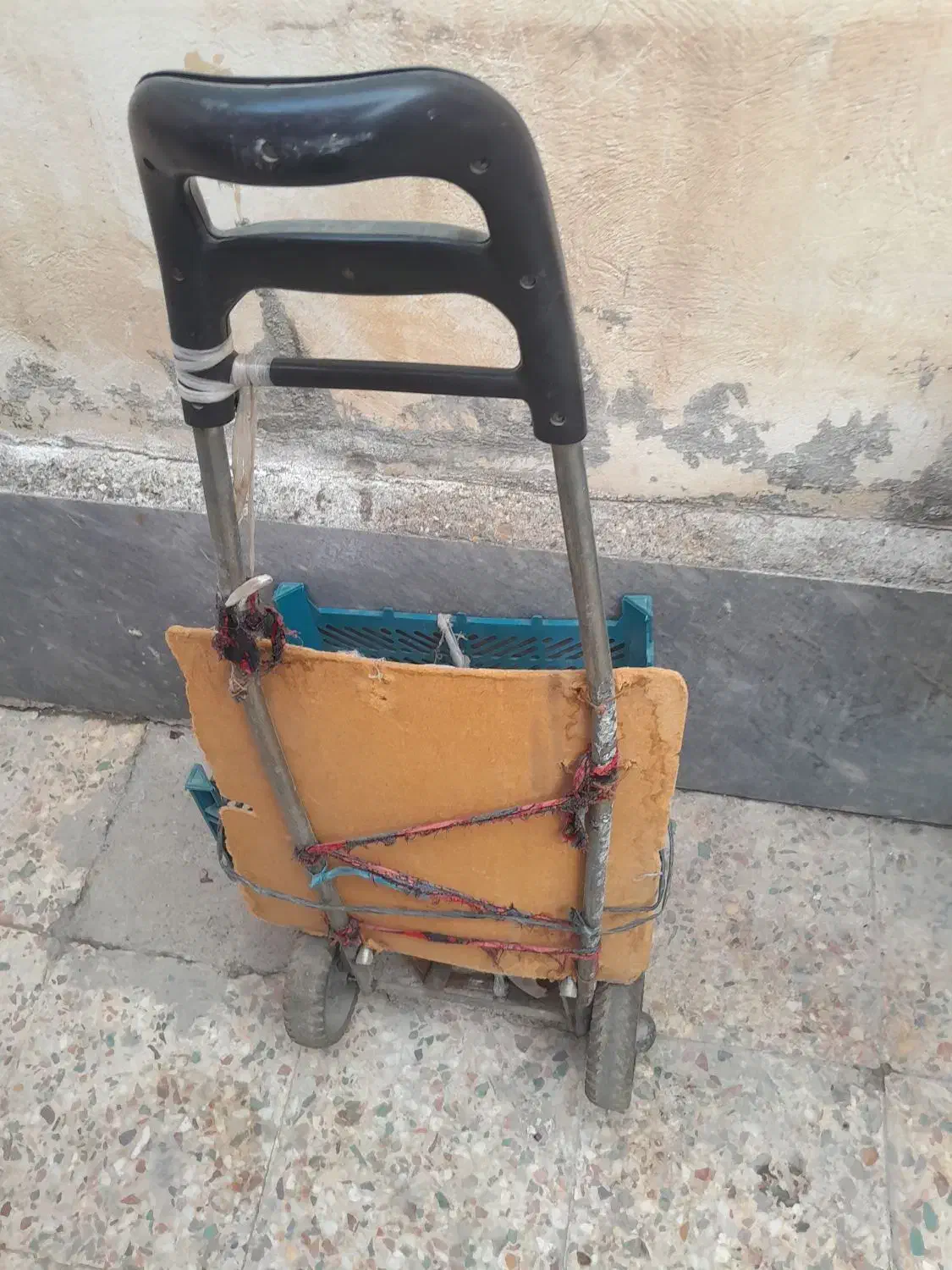 داوطلب|فعالیت داوطلبانه|اهواز, کمپلو جنوبی|دیوار