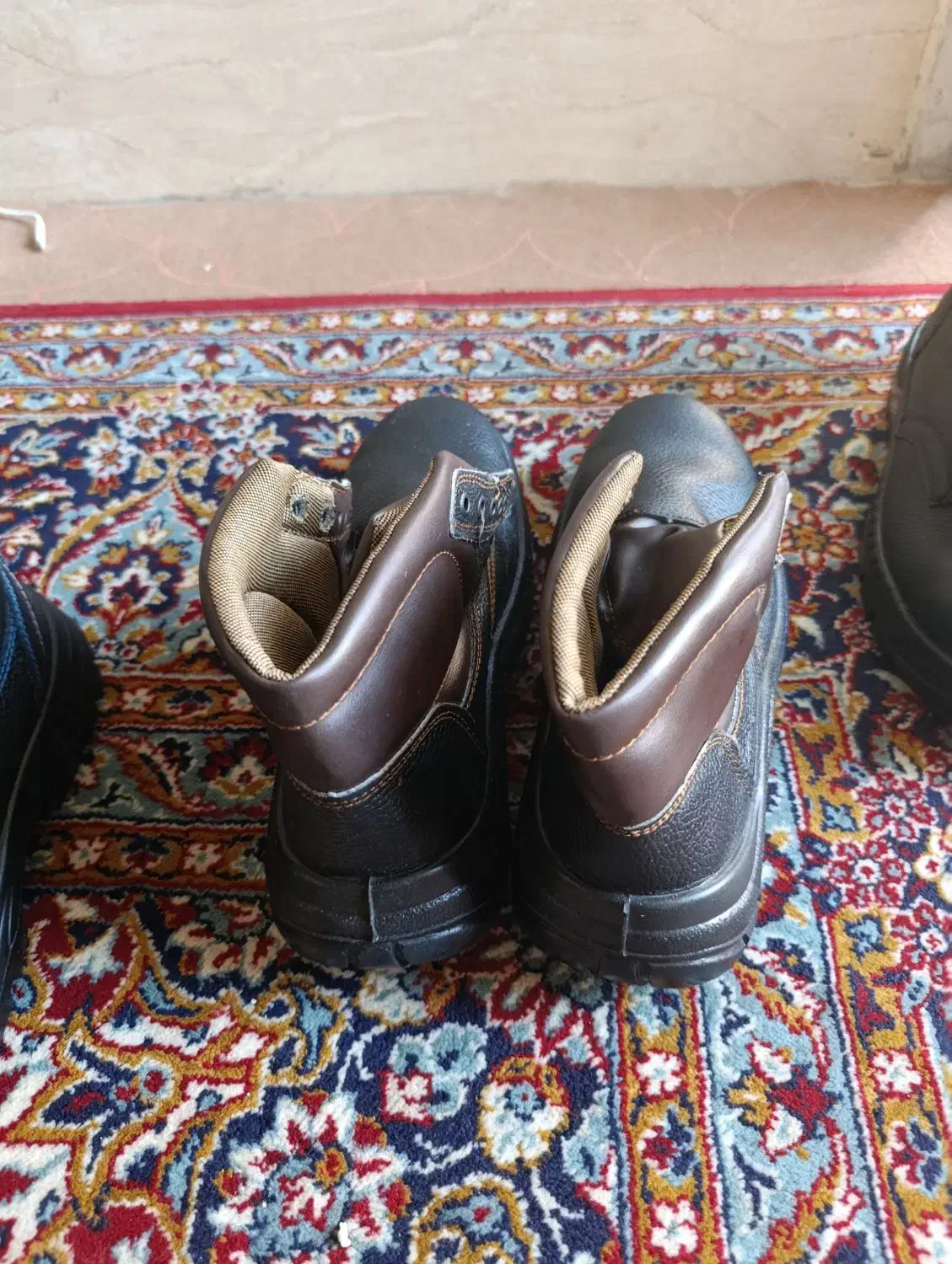 کفش کار|کیف، کفش، کمربند|فسا, |دیوار