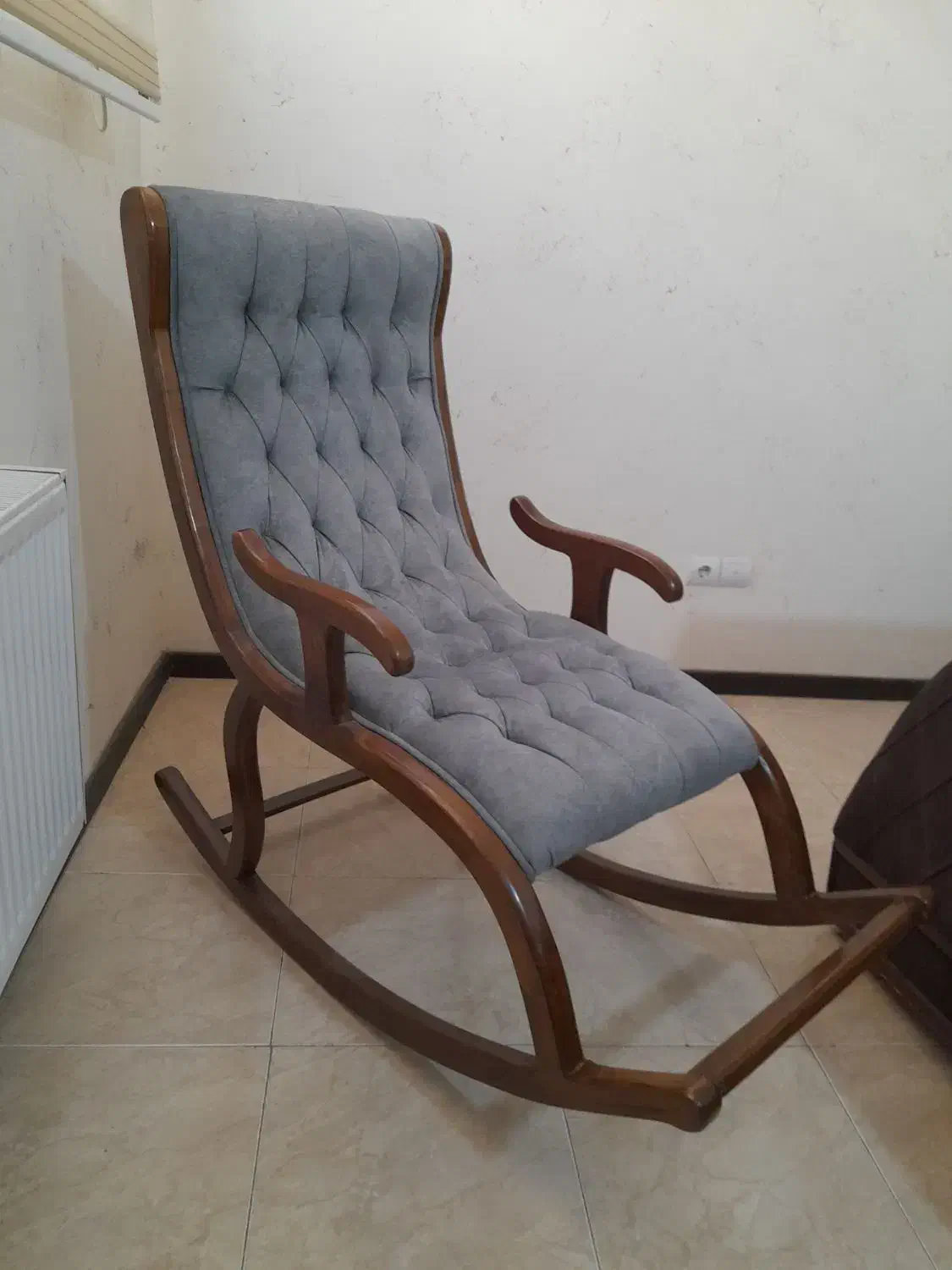 صندلی راک ،( مادربزرگ )چستر دار|صندلی و نیمکت|صدرا-فارس, فاز ۲|دیوار