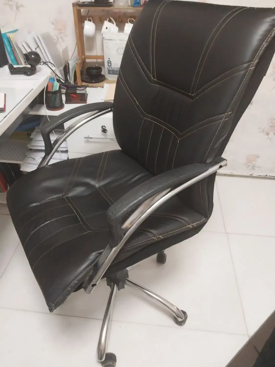 صندلی چرخدار بسیار زیبا و راحت|صندلی و نیمکت|خوی, |دیوار