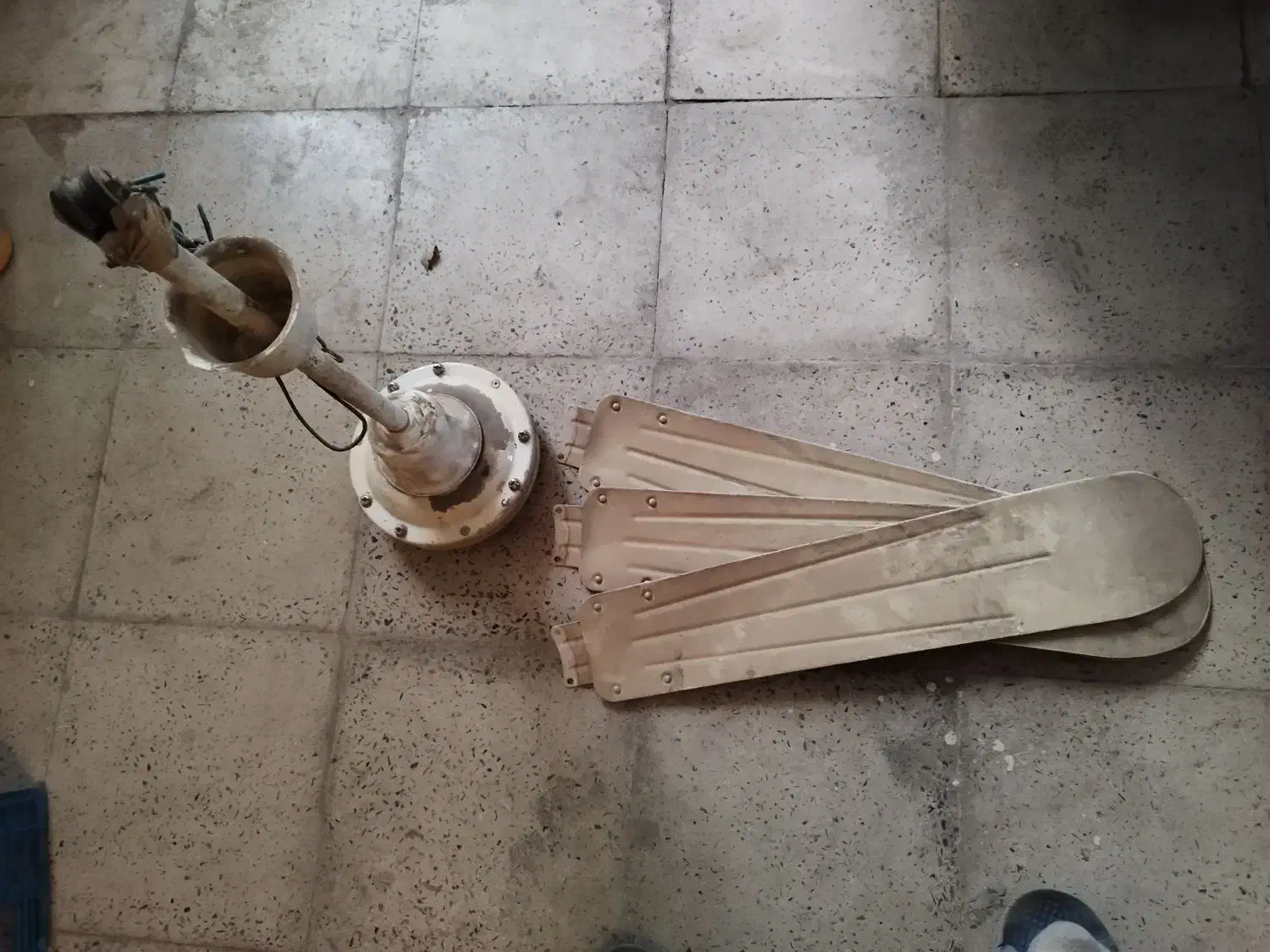 پنکه سقفی|پنکه و تصفیه‌کنندهٔ هوا|کرج, شاهین‌ویلا|دیوار