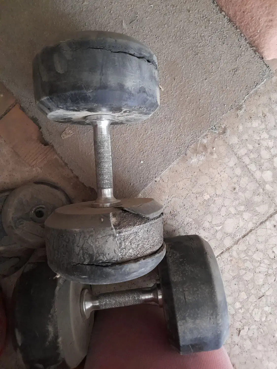 دمبل ۳۰کیلوی ک جفتش میشه 60کیلو|تجهیزات ورزشی|خرمآباد, |دیوار