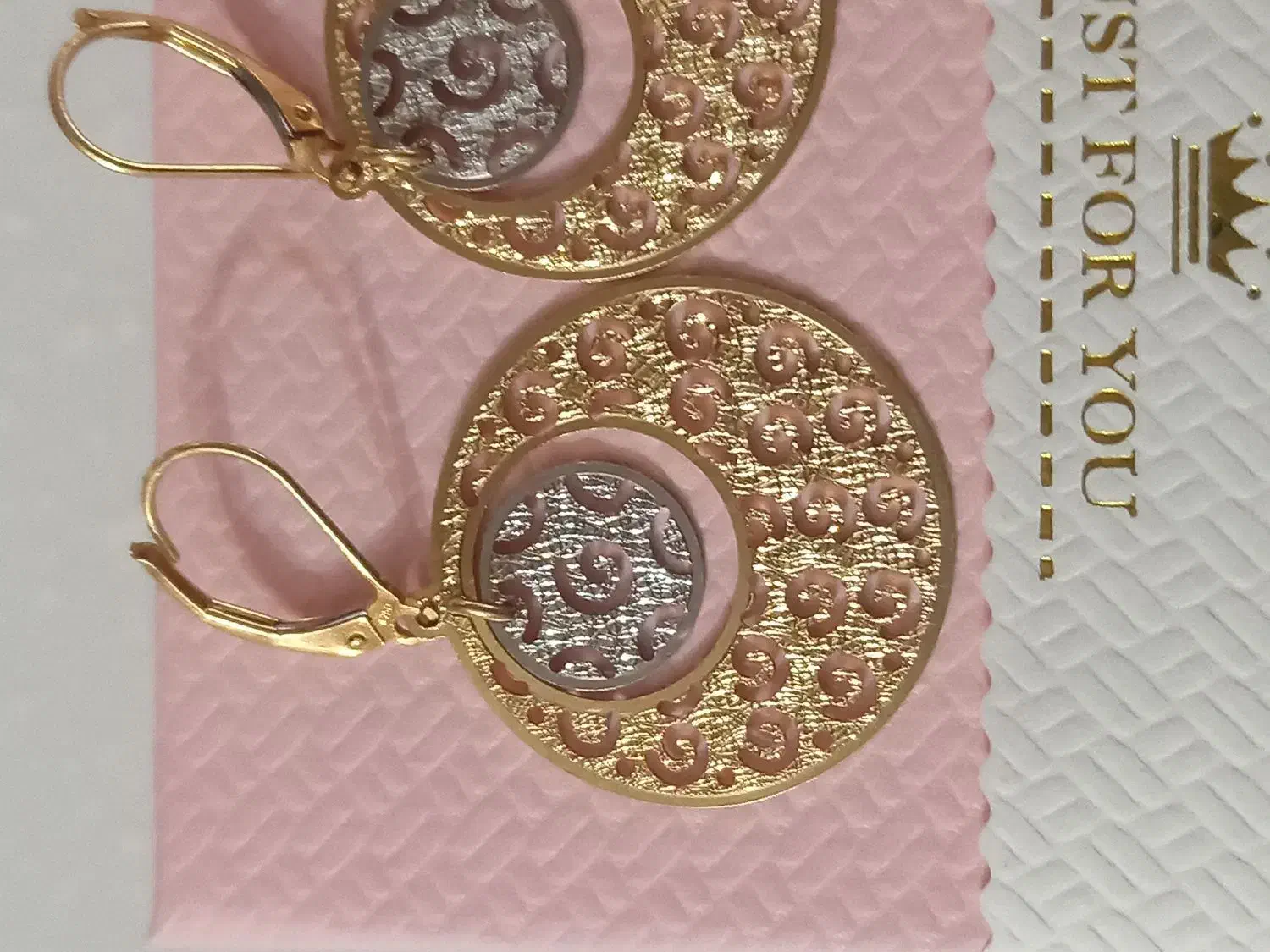 مقداری طلای قدیمی عتیقه|کلکسیون اشیاء عتیقه|شیراز, قدوسی شرقی|دیوار