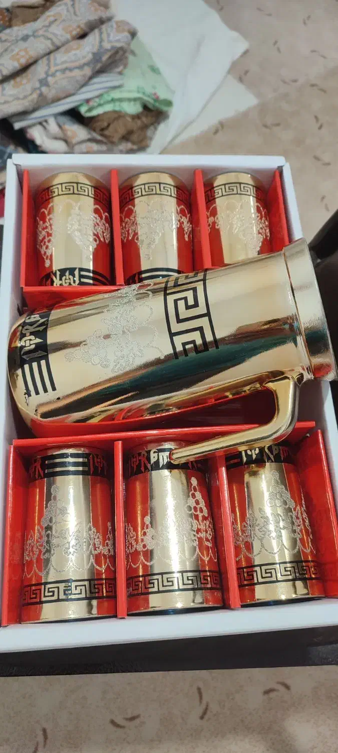 لیوان|ظروف نگهدارنده، پلاستیکی، یک‌بارمصرف|شاهین‌شهر, شهرک هشت بهشت|دیوار