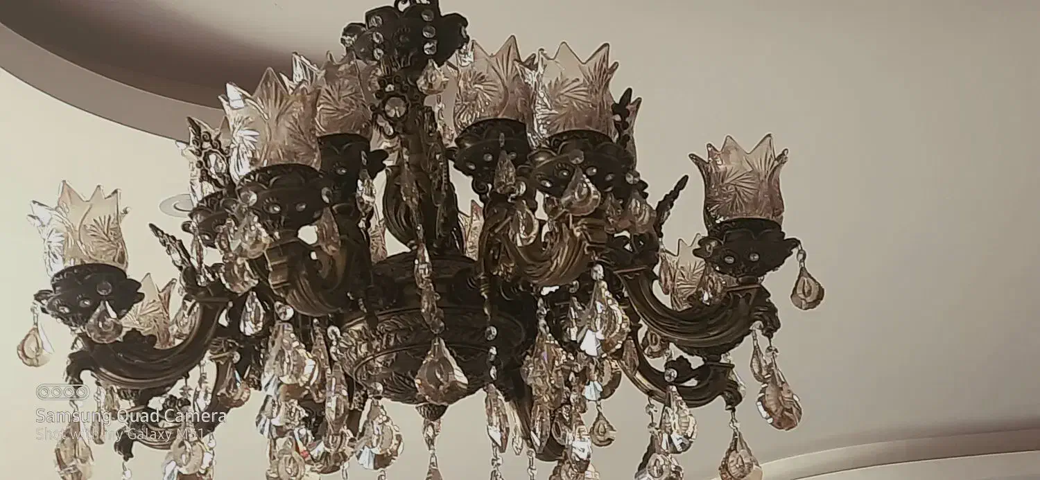 لوستر بسیار تمیز زیبا و نمادار|لوستر و چراغ آویز|اصفهان, ملک‌شهر|دیوار