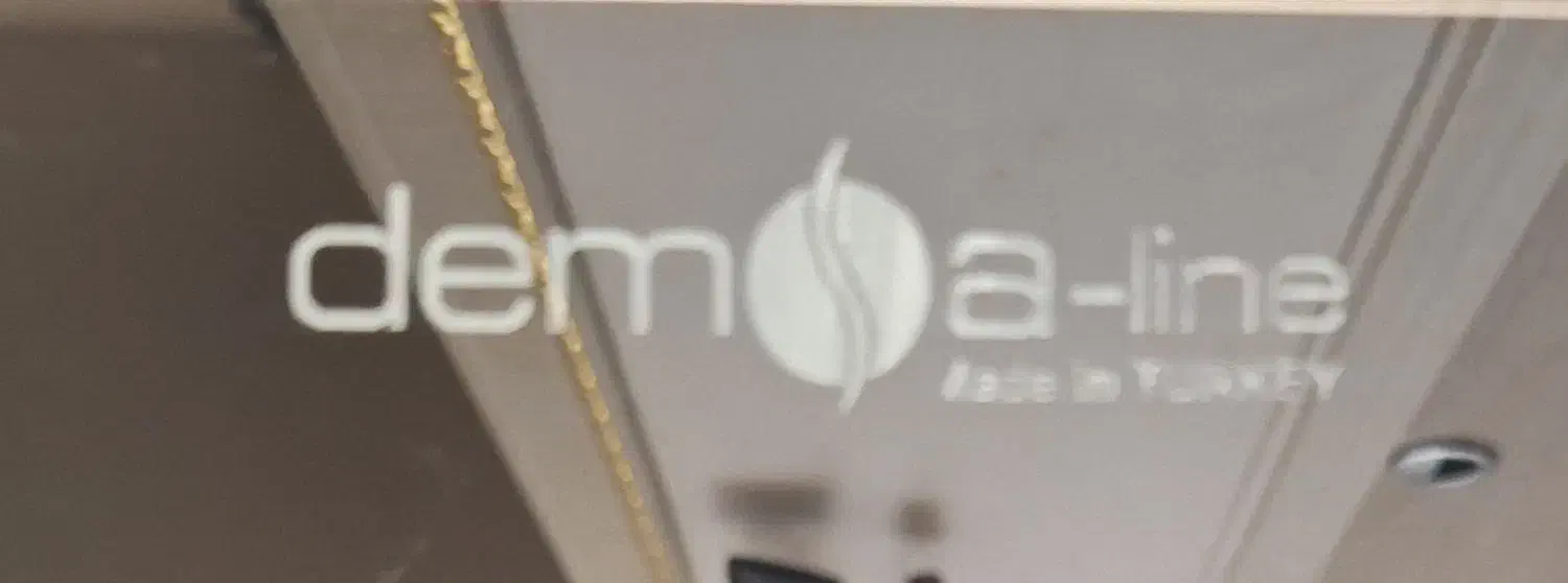 میز تلویزیون شیشه ای برند demo a line|میز تلویزیون|تهران, صادقیه|دیوار